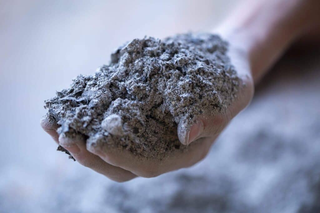 Leteći pepeo kao fina mineralna sirovina